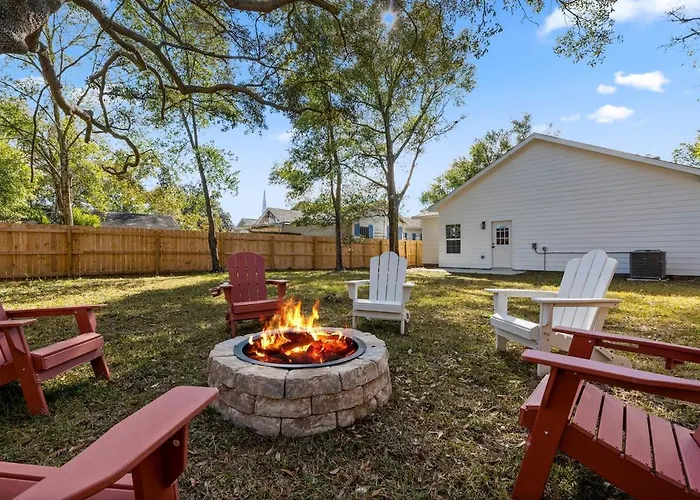 New-3 Bedroom House - 5 Mins From Nas , 7 Mins Downtown, 15 Mins From The Beaches *