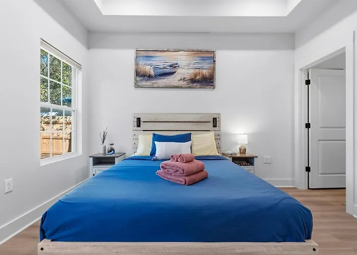 New-3 Bedroom House - 5 Mins From Nas , 7 Mins Downtown, 15 Mins From The Beaches *