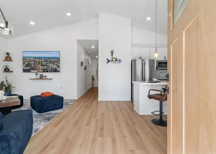 New-3 Bedroom House - 5 Mins From Nas , 7 Mins Downtown, 15 Mins From The Beaches